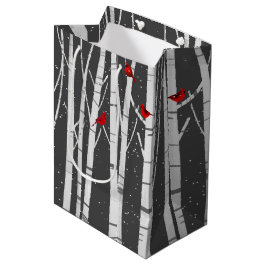 Röda kardinaler i Birch Träd