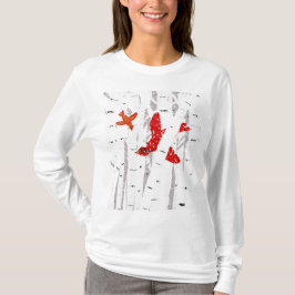 Röda kardinaler i Winter Scene i Träd i vitt Birch T Shirt