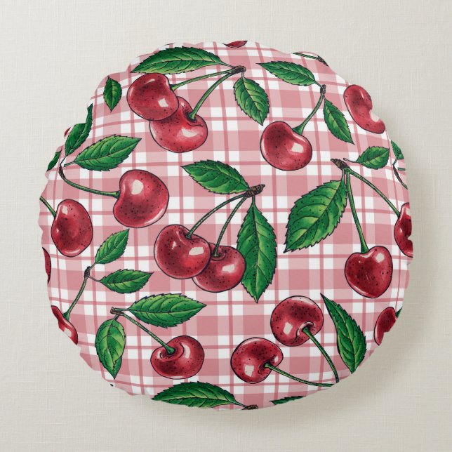 Röda körsbär på rosa gingham rund kudde (Framsidan)