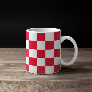 Röda kroatiska geometriska Checkers Kaffemugg