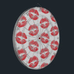 Röda Läppar, Mönster i Läppar, röda läppstift, kys Darttavla<br><div class="desc">Elegant,  snyggt och sofistikerat mönster med rött läppar på vit bakgrund. Modern gåva och trendig,  perfekt för älskare i ditt liv.</div>