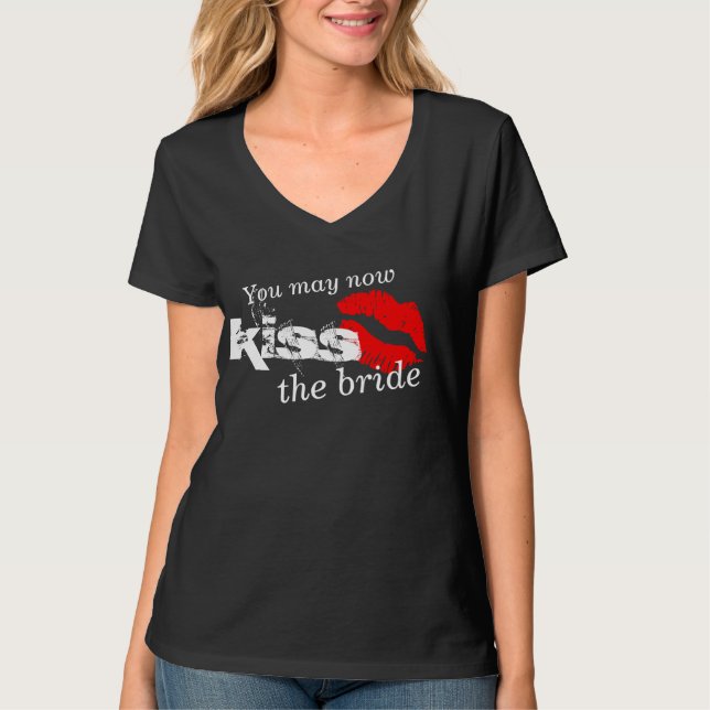 Röda läppsticks-kyss vid natten Bachelorette T-shirt (Framsida)