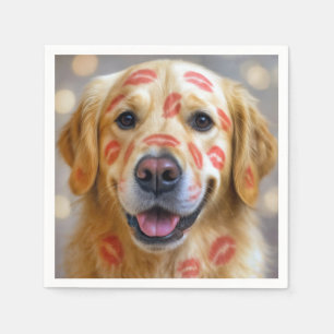 Röda läppstiftkyssar på en golden retriever pappersservett