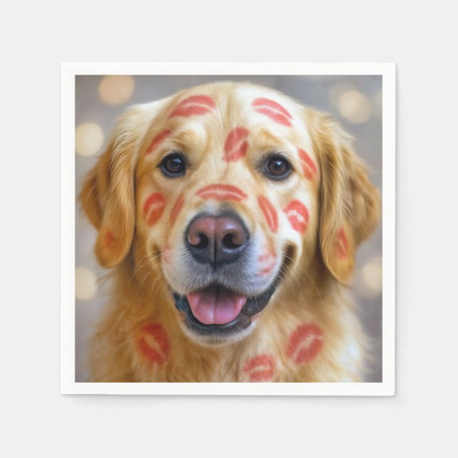 Röda läppstiftkyssar på en golden retriever pappersservett (Framsidan)