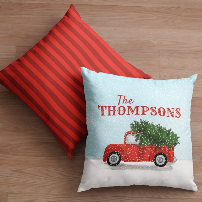 Röda Lastbil i Snö Rustic Personlig Namn Helgdag Kudde (Holiday rustic red truck custom throw pillow)