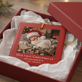 Röda mor- och farföräldrars första jul babyfoto julgransprydnad keramik