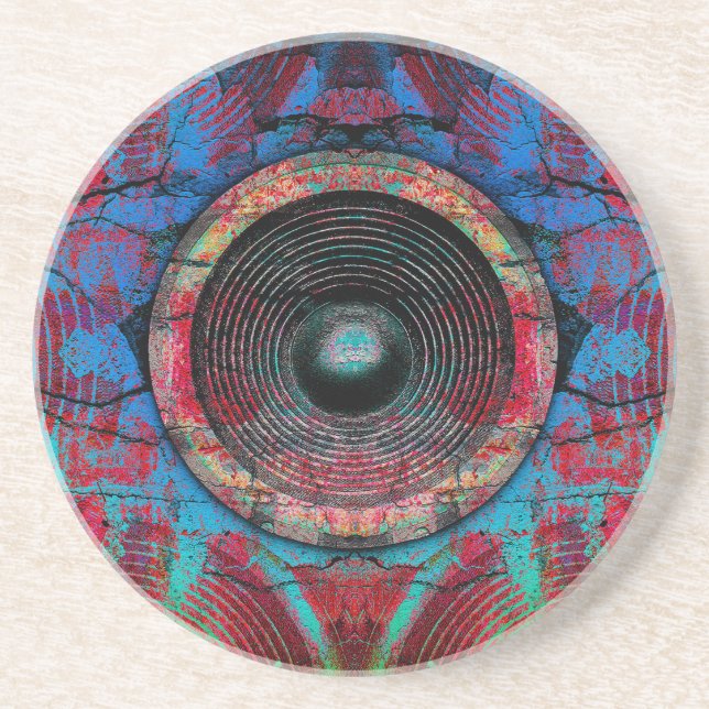 Röda musikhögtalare på en krackad vägg underlägg sandsten (Framsidan)