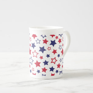 Röda och blå stjärnor, 4 juli, vit bakgrund benporslin mugg