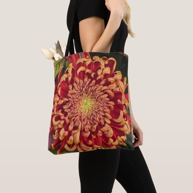 Röda och gula chrysanthemum blommor tygkasse (Närbild)