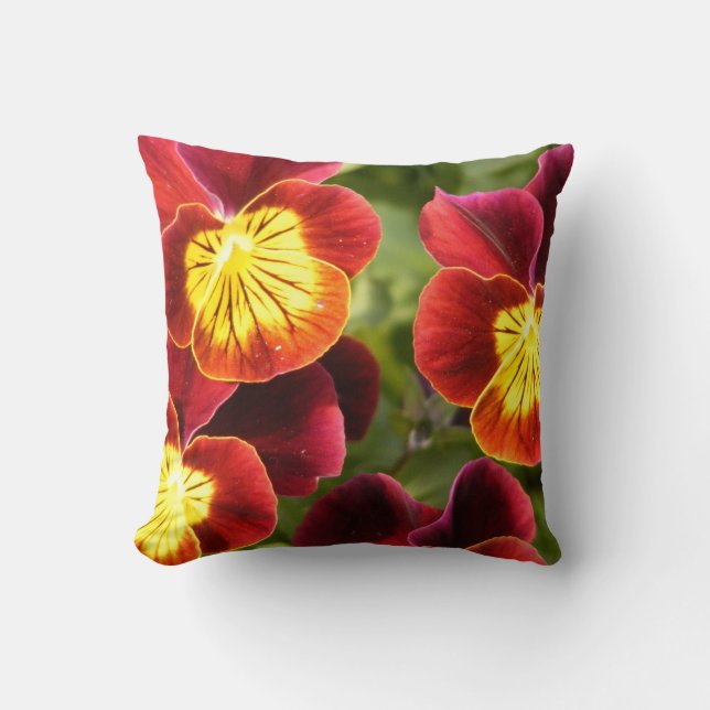 Röda och gula Pansies (violaen) Kudde (Framsida)