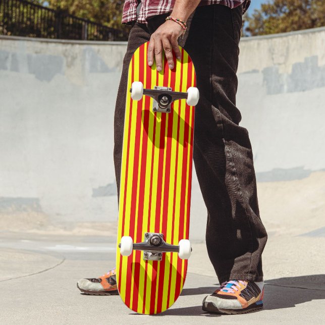 Röda och gula randiga design  mini skateboard bräda 18,5 cm (Skapare uppladdad)