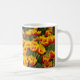 Röda och gula tulpan kaffemugg