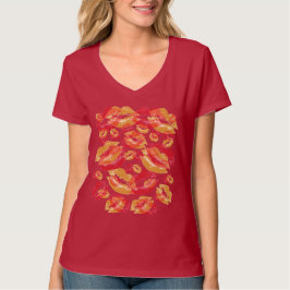 Röda och lila läppavtryck Flirtig kul T Shirt