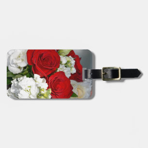 Röda och vita bröllopsrosor bukett bagagebricka