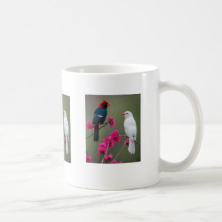 Röda och vita fåglar på rosa blomstergren Mug Kaffemugg