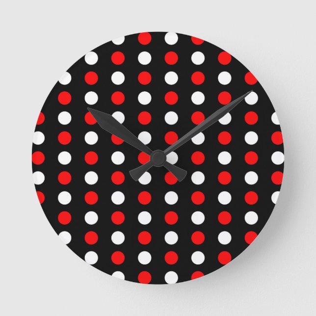 Röda och vita polka dots mönster rund klocka (Framsida)