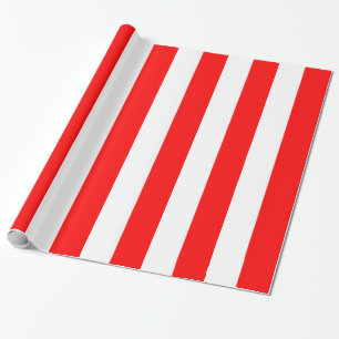 Röda och vitrandar presentpapper