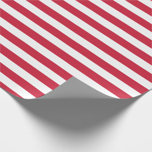 Röda och vitrandar presentpapper