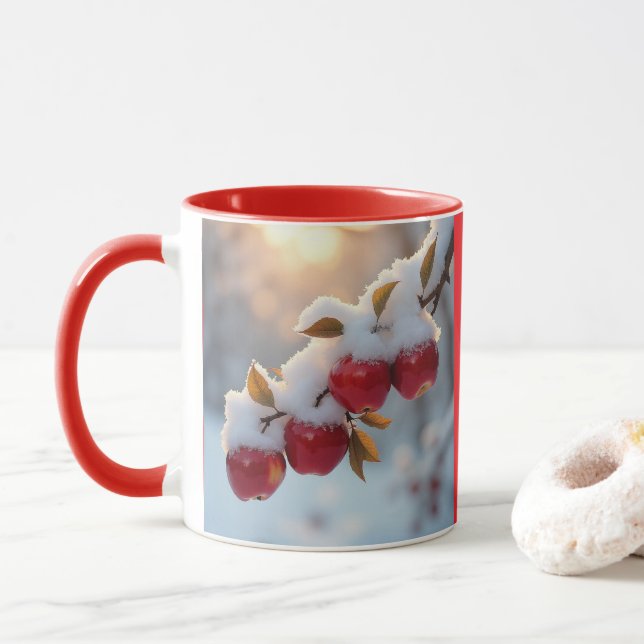 Röda röda äpplen med snö mugg (Med munk)
