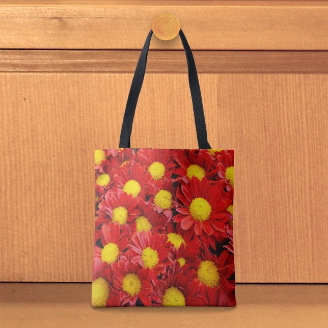Röda tusenskönor handväskor tygkasse (Tote bag with red daisies)