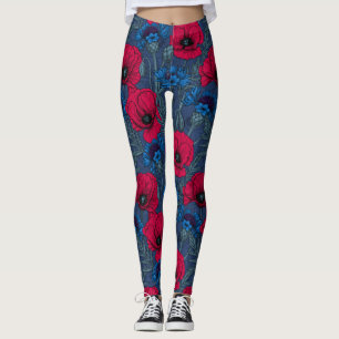 Röda vallmo och blå kornblommor på blått leggings