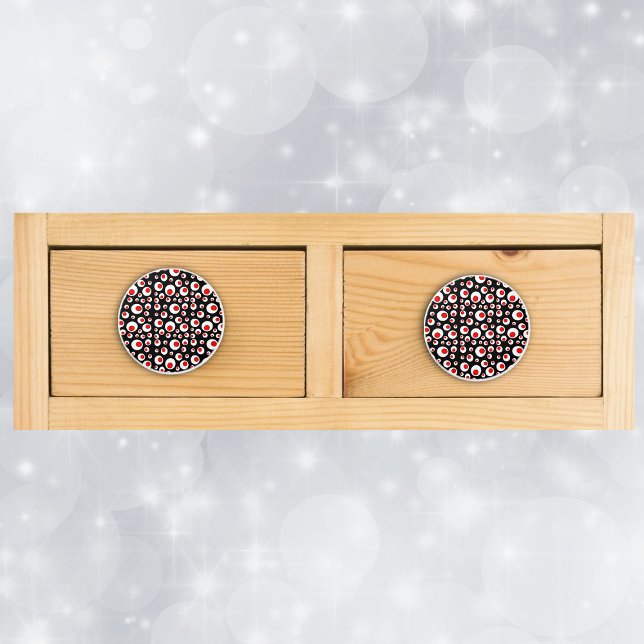 Röda vita cirklar med abstrakt Geometric Coola Knopp (Bright geometric abstract circles in red and white on black drawer knob pulls.)
