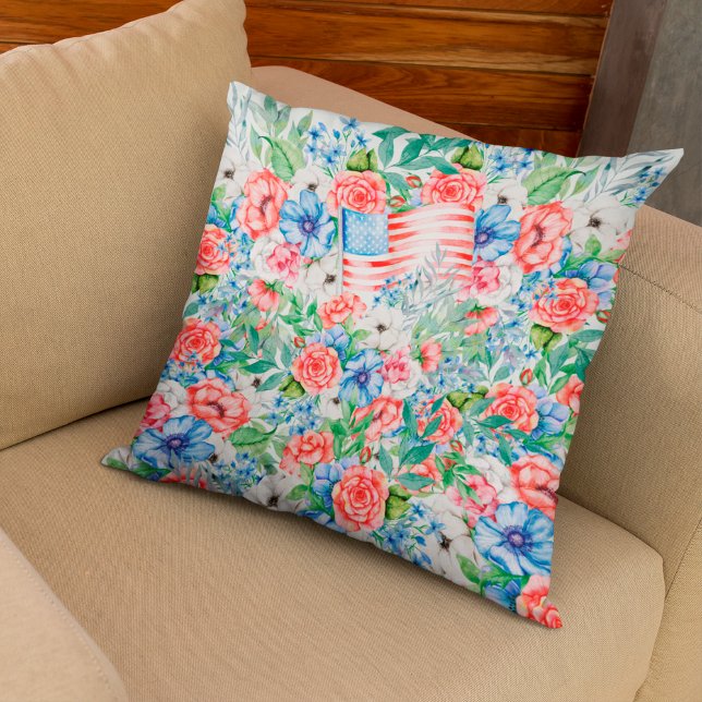 Röda Vita Och Blå Blommor Patriotiska 4:e Juli Kudde (Skapare uppladdad)