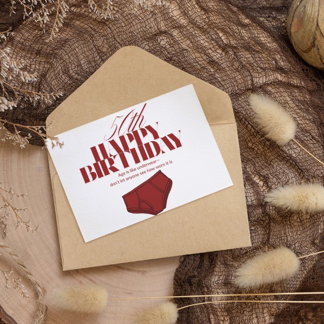 Röda Vuxens födelsedag Ålder är som gamla underklä Helgkort (Skapare uppladdad)