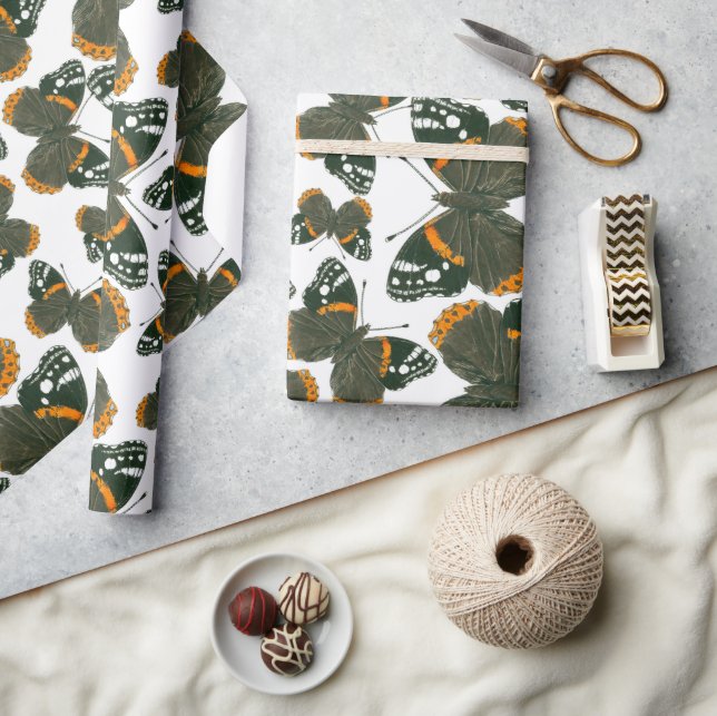 Rödamiralfjäril mönster presentpapper (Hantverk)