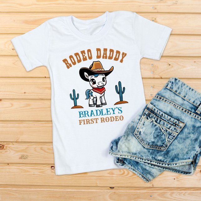 Rodeo Pappa cowboyhäst baby födelsedagsfest T Shirt (Rodeo daddy First rodeo western birthday party shirt cowboy horse matching family photoshoot shirt)
