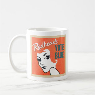Rödhårig röstar blått kaffemugg