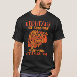 Rödhårigen är solljus blandat med lite t shirt