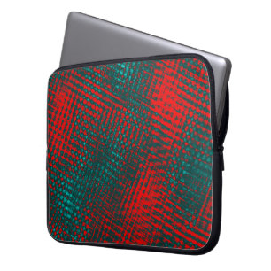 Rödkrusande repor över bestruken cyan laptop fodral