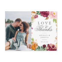 Rodna tack för Burgundy blom- fotobröllop