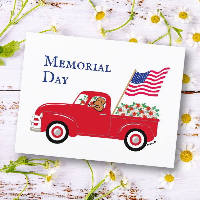 Rödräv Labrador Röd Lastbil Minnesdag Vykort (Fox Red Labrador Memorial Day Postcard for Labrador Owners.  The US Flag and Red Truck design.)