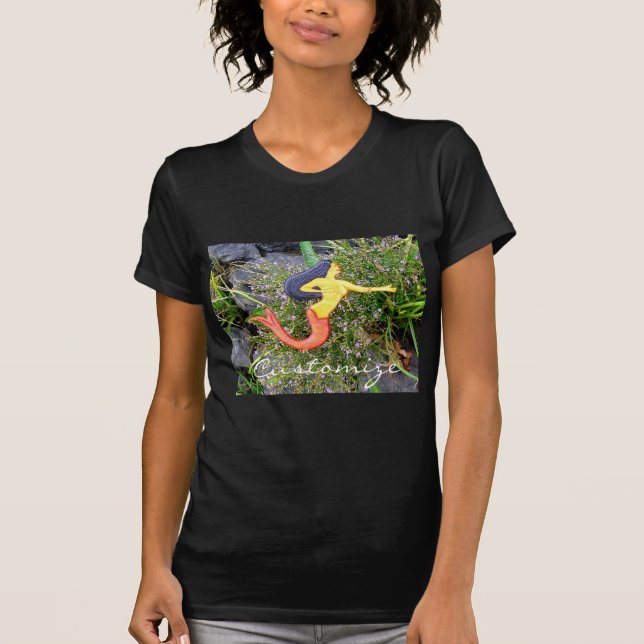 rödstjärtad sjöjungfru tee shirt (Framsida)