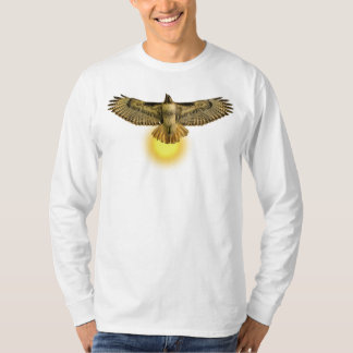 Rödstjärtad Vråk Flyger in i Solen T Shirt