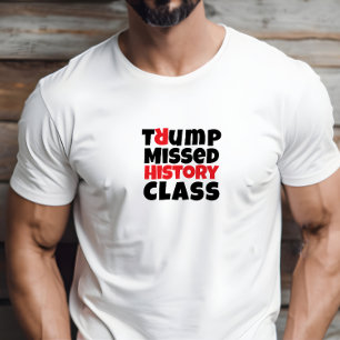 Rödsvart antitrumpsslagord i student t shirt