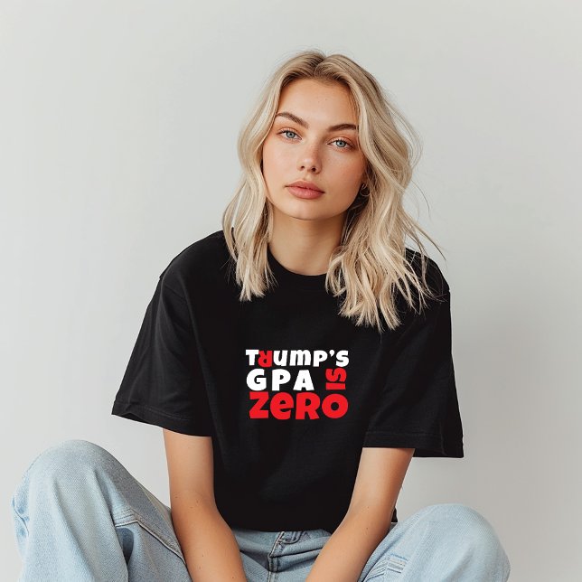 Rödsvart antitrumpsslagord i student t shirt (Skapare uppladdad)