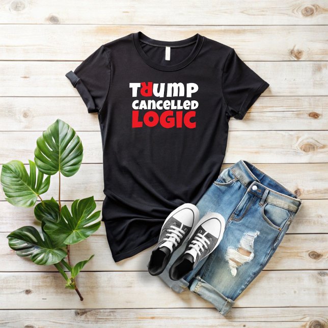 Rödsvart antitrumpsslagord i student t shirt (Skapare uppladdad)