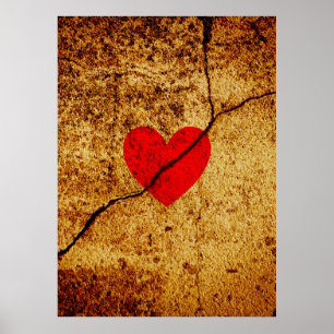 Rödvalentinhjärta på en krackad vägg poster