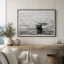 Roende båt på lugnt vatten minimalistisk nautisk poster