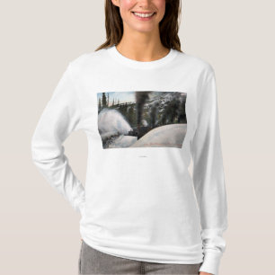 Röjningen för snöplogjärnväg spårar i stenig t shirt