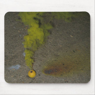 Röka bombarderar musmatta