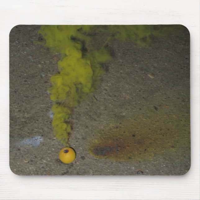 Röka bombarderar musmatta (Framsidan)