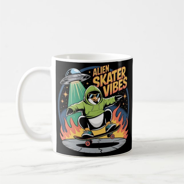 Rolande pingvin-ufo-utomjording Roligt Kaffemugg (Vänster)