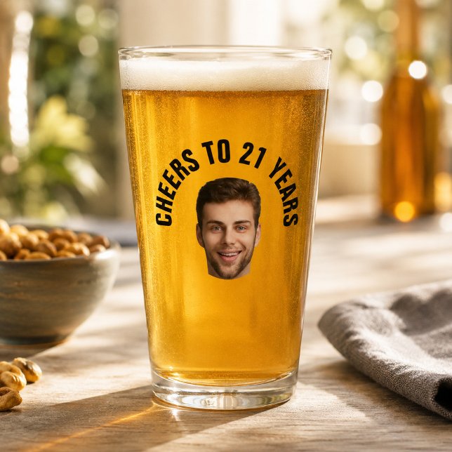 Rolig 21-års PRESENTTEXT Foto Pint Glaskopp (Skapare uppladdad)