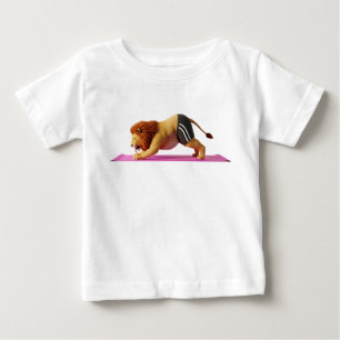 Rolig 3D- tecknad lejon som utövar yoga på en rosa T Shirt