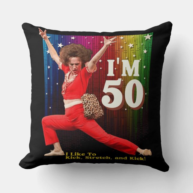 Rolig 50-årspresent Kick & Stretch Sally O'Malley  Kudde (Framsida)