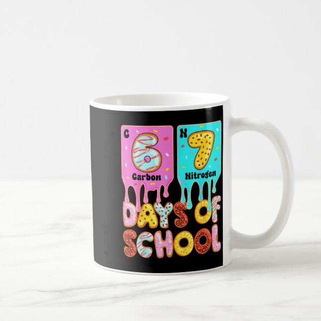 Rolig 67 dagar av skolan meme periodiska systemet  kaffemugg (Höger)